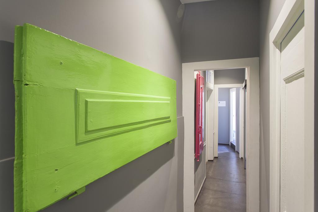 5 Sins Chiado Hostel Lisbon Ruang foto