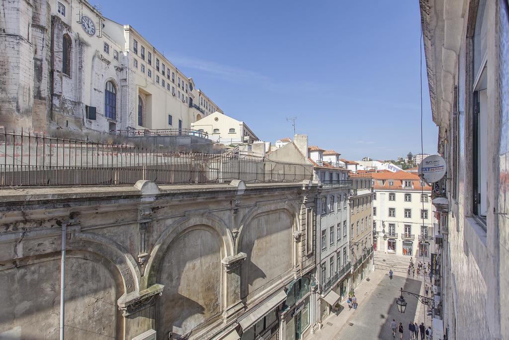 5 Sins Chiado Hostel Lisbon Bagian luar foto