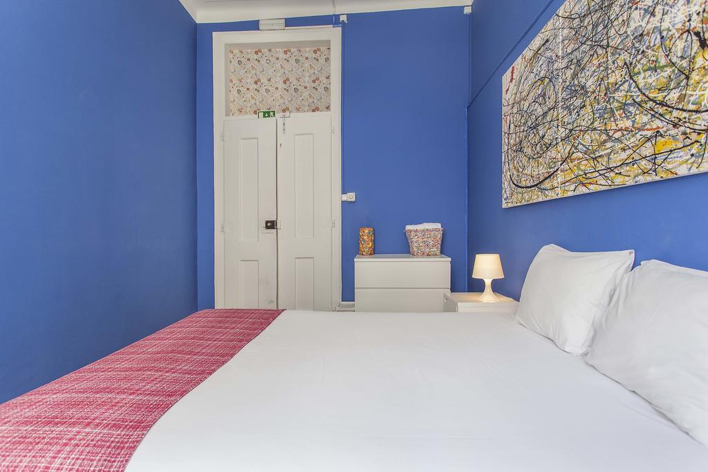 5 Sins Chiado Hostel Lisbon Ruang foto