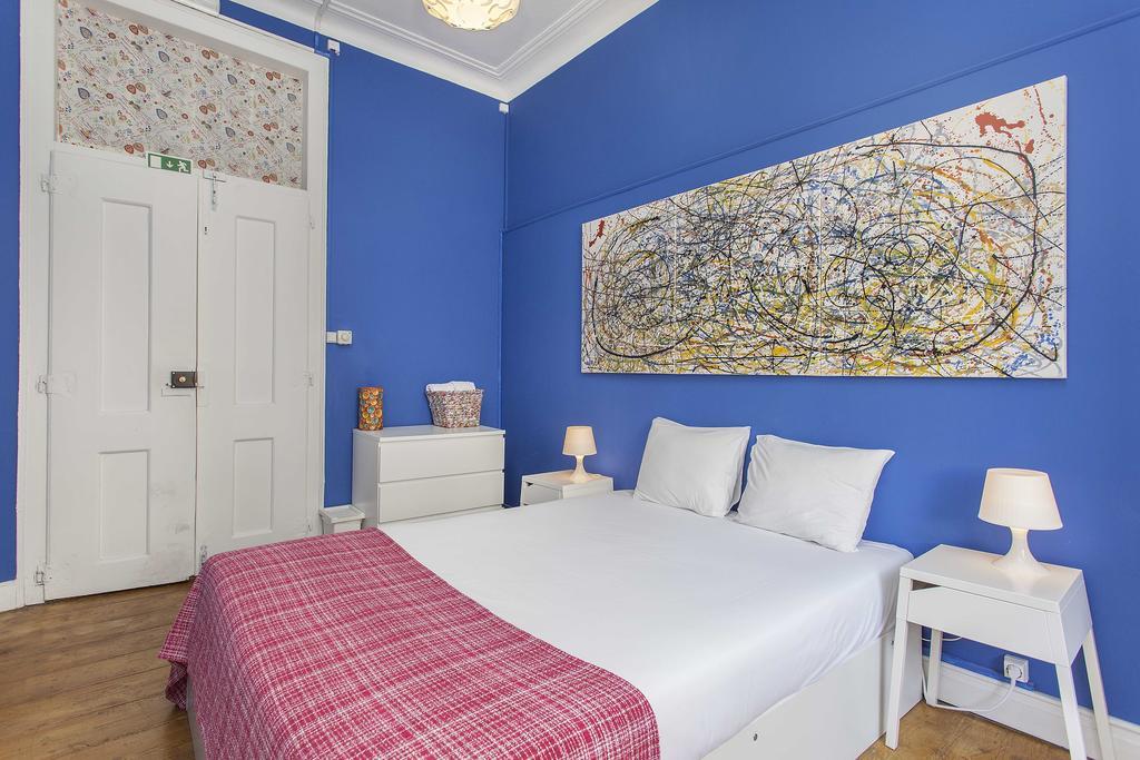 5 Sins Chiado Hostel Lisbon Ruang foto