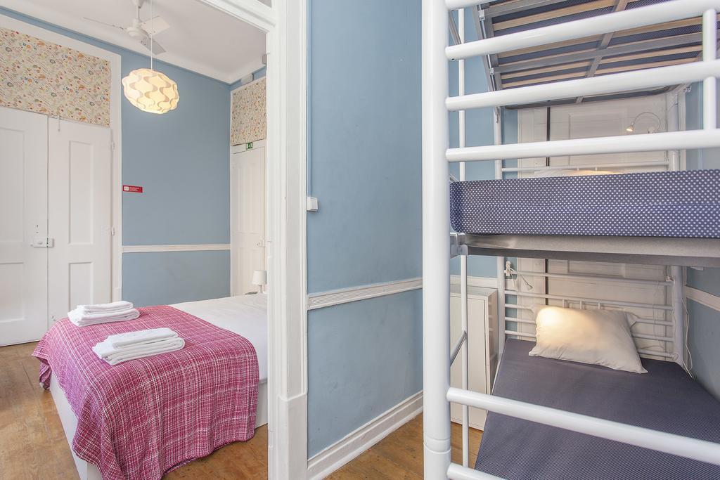 5 Sins Chiado Hostel Lisbon Ruang foto
