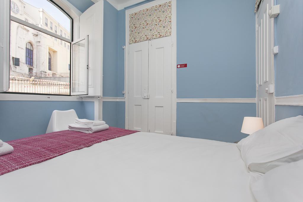 5 Sins Chiado Hostel Lisbon Ruang foto