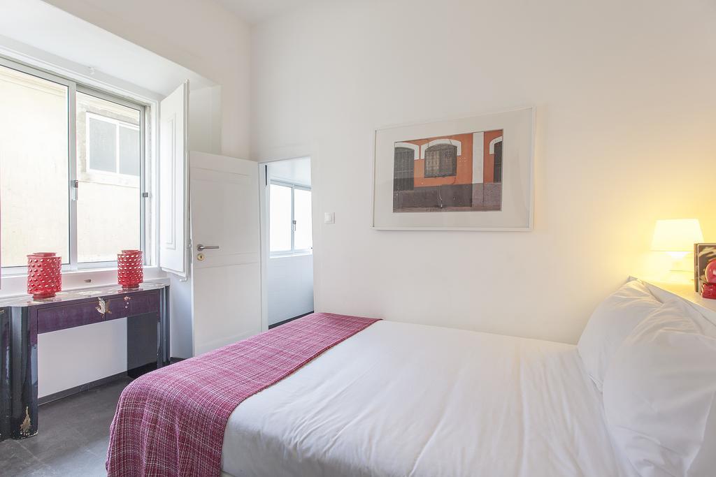 5 Sins Chiado Hostel Lisbon Ruang foto