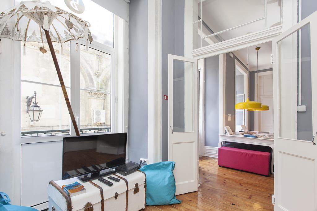 5 Sins Chiado Hostel Lisbon Bagian luar foto